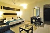 Hotel Fabhotel Mi Road 3*