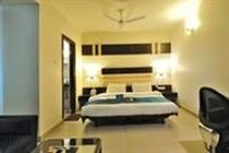 Hotel Fabhotel Mi Road 3*